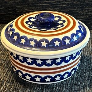 Vintage Handmade Boleslawiec Polish Pottery. Americana Themed Crock with Lid.